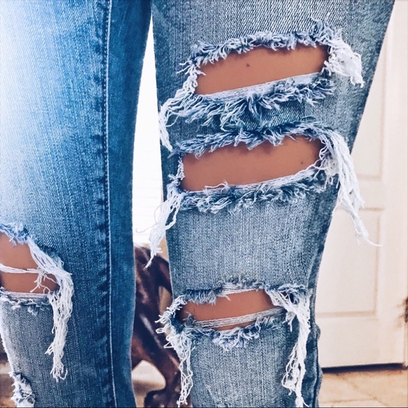 Distressed Denim Ankle Skinny Light Wash Jeans - Picture 7 of 8